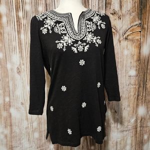 Talbots black and white floral embroidered blouse size MP